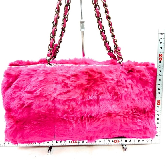 Chanel Rabbit Fur Bag - Fuscia - Picture 4 of 16